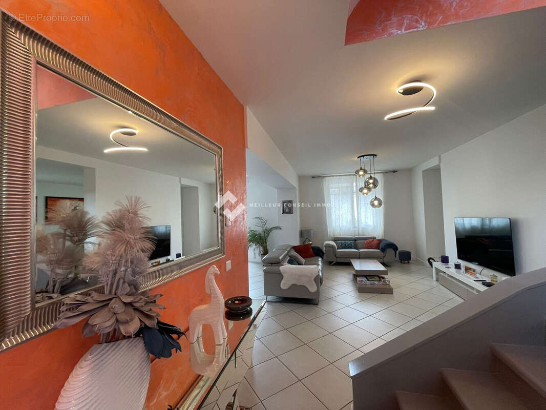 Maison 238 m² à Saint-Jean-De-Maurienne  - photo 5