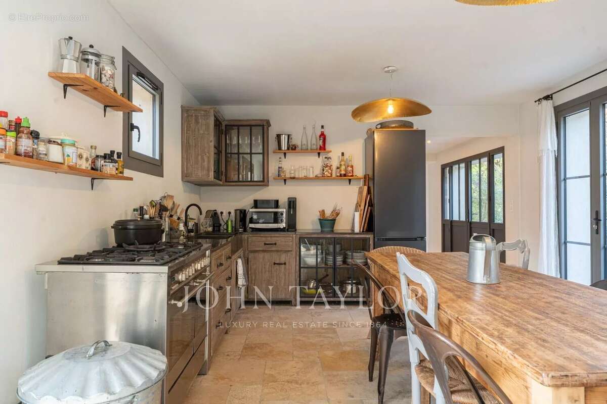 Maison à VAUVENARGUES