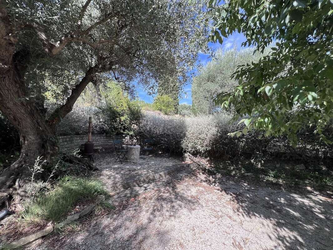 Maison à LE CASTELLET