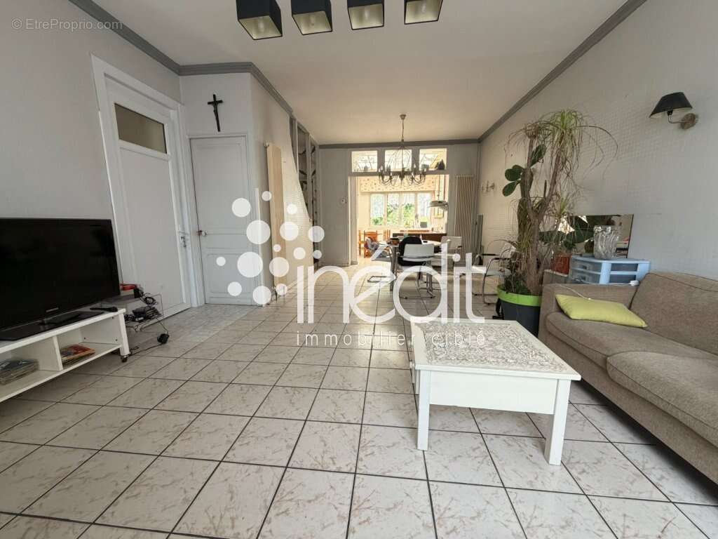 Maison à CROIX