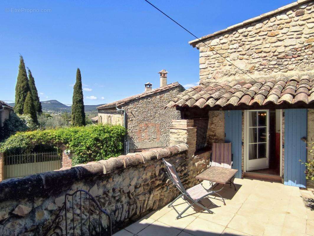 Maison à MONTMIRAT