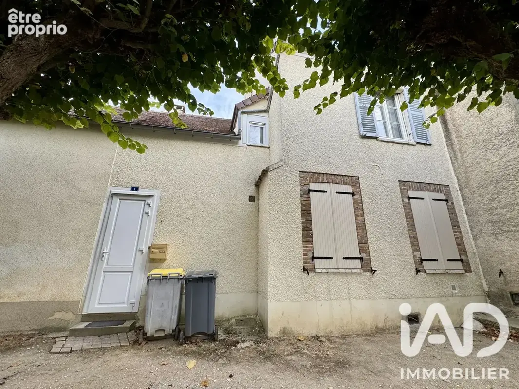 Photo 1 - Appartement à VILLENEUVE-LA-GUYARD