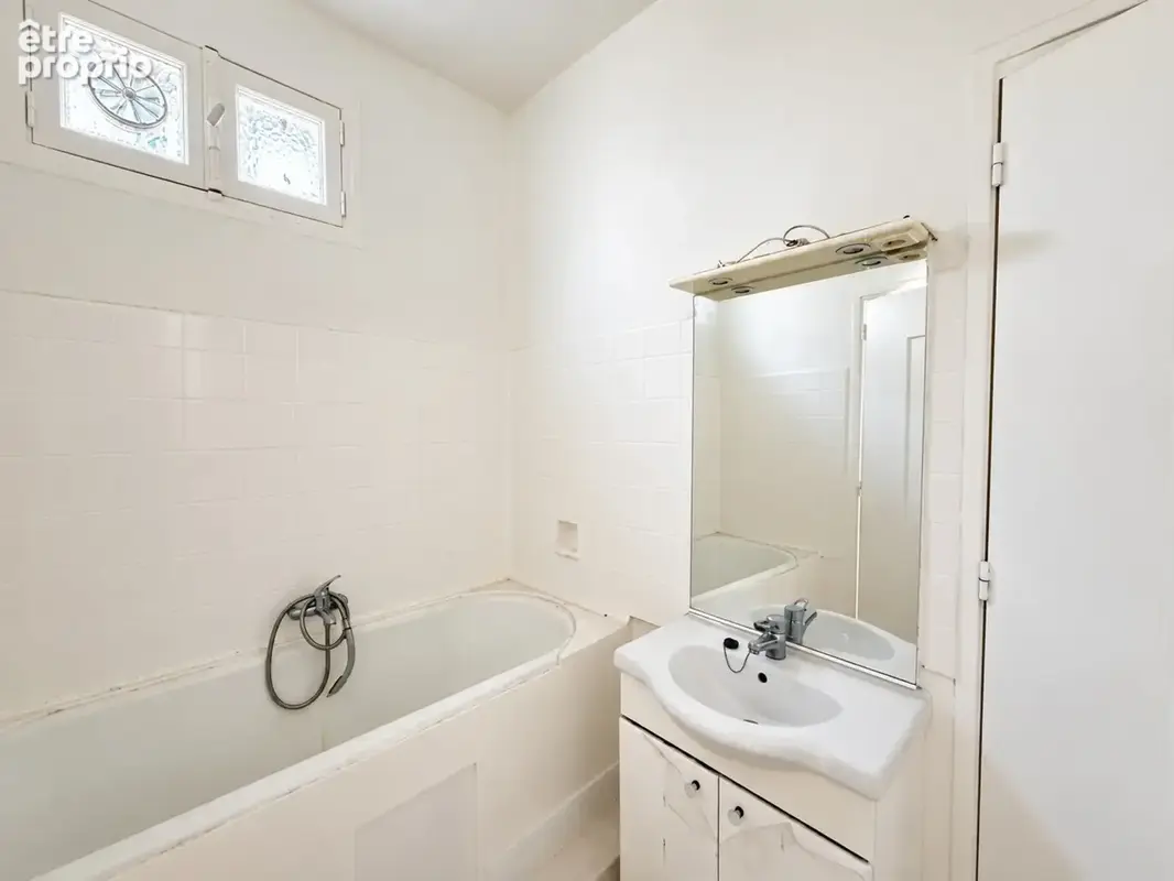 Maison à rénover avec deux appartements et vue mer – grasse est(06) - photo 9