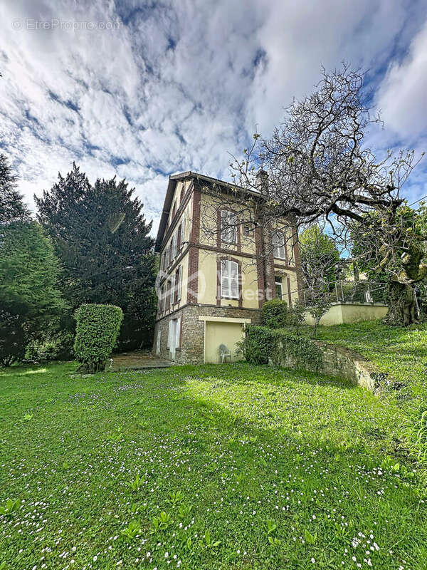 Maison à MONTMORENCY