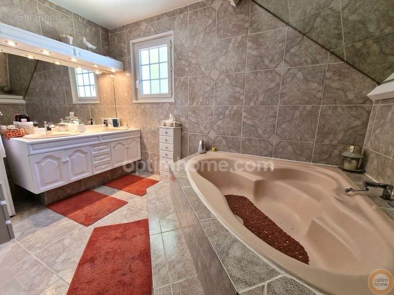 Maison à SAINT-GERMAIN-LES-ARPAJON