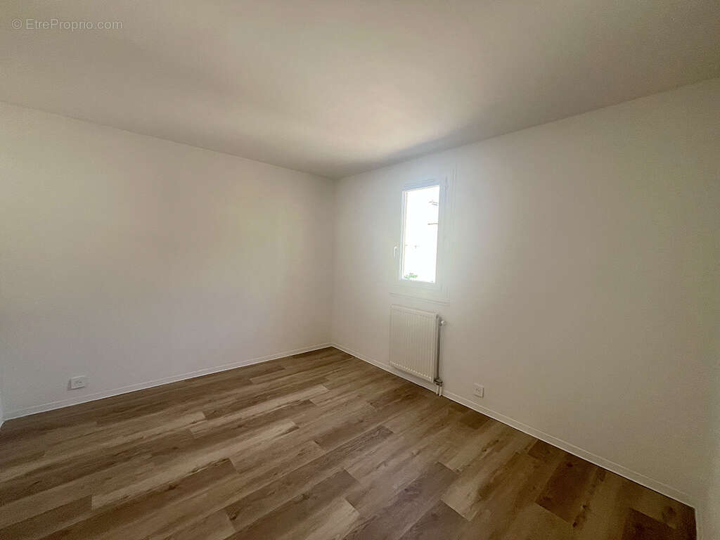 Appartement 53 m² à Vitrolles  - photo 4