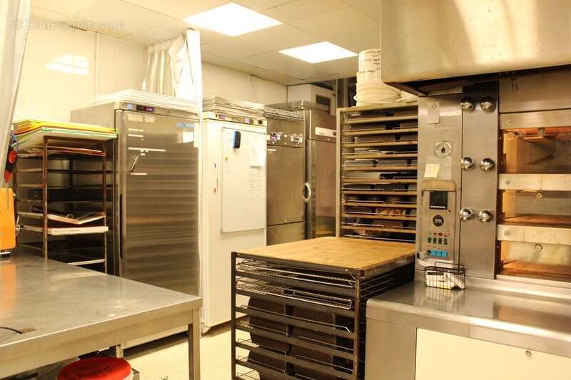 Commerce à SAINT-LAURENT-DU-VAR