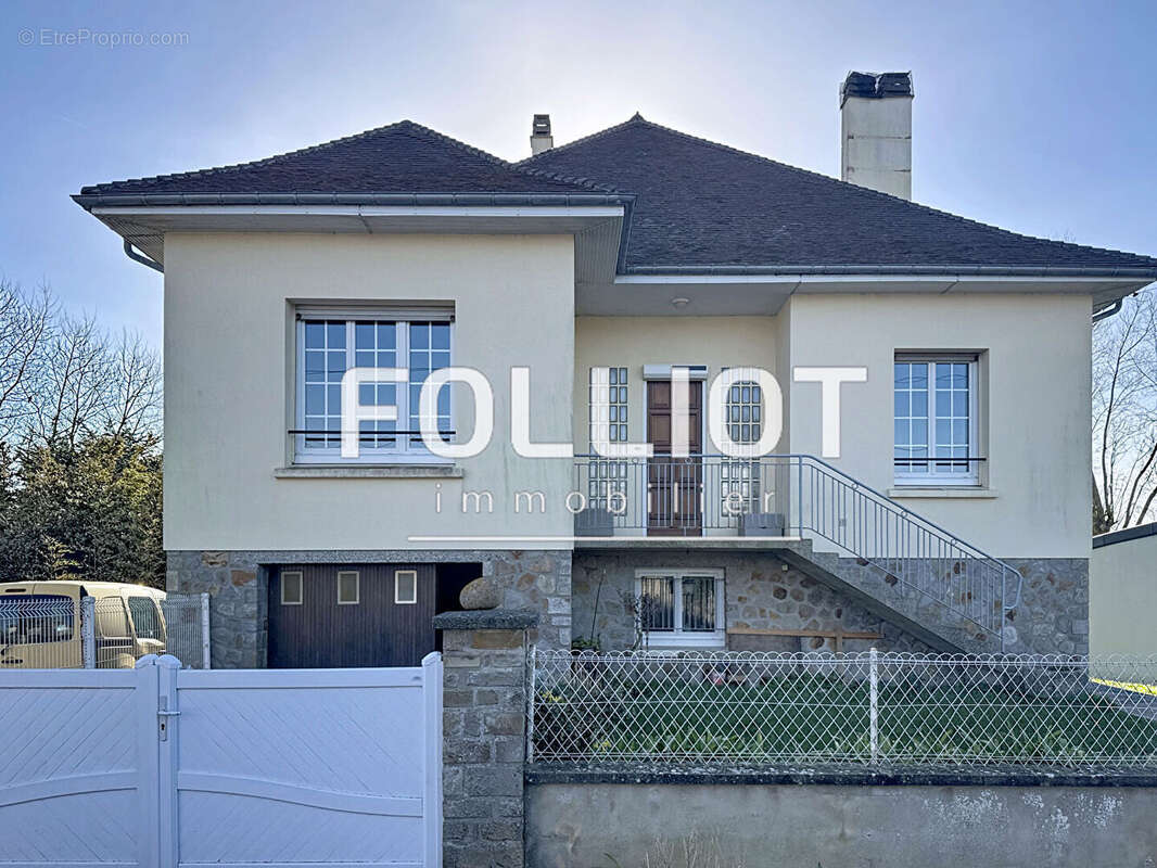 Maison à AGON-COUTAINVILLE