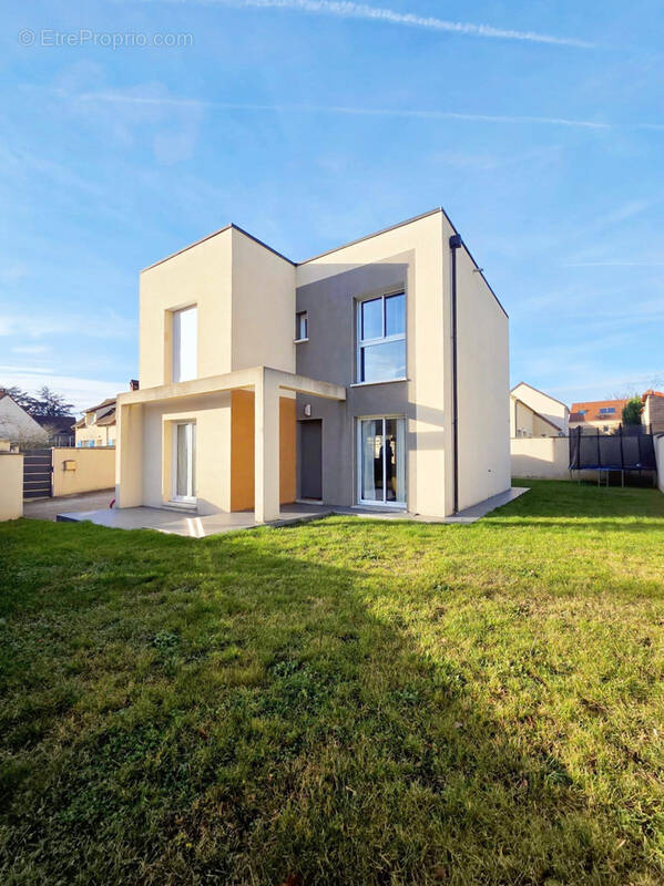 Maison à RAMBOUILLET