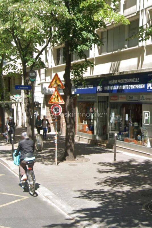 Commerce à PARIS-15E