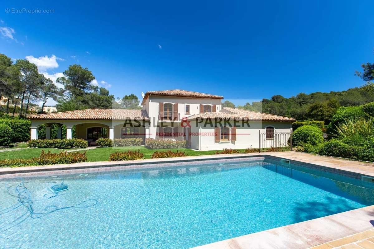 Maison à MOUANS-SARTOUX