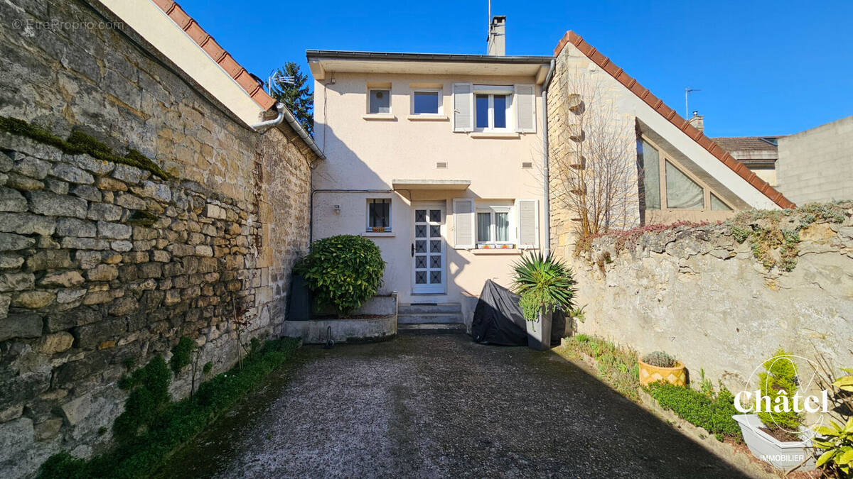 Appartement à GOUVIEUX