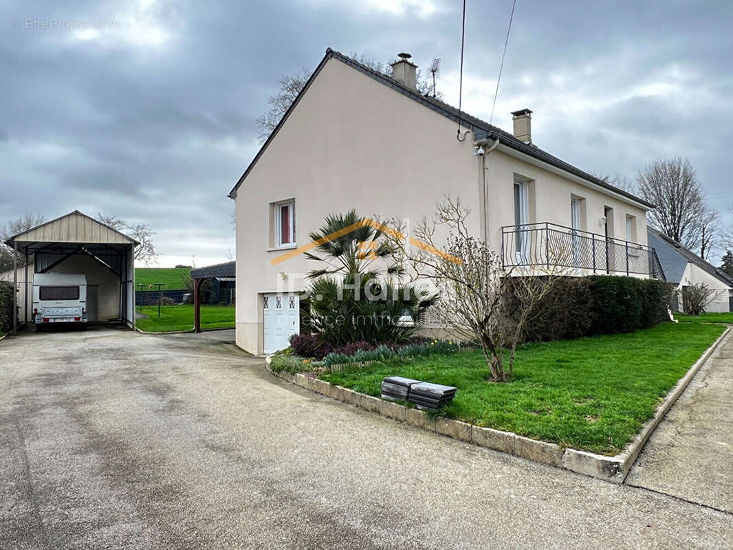 Maison à RENAZE