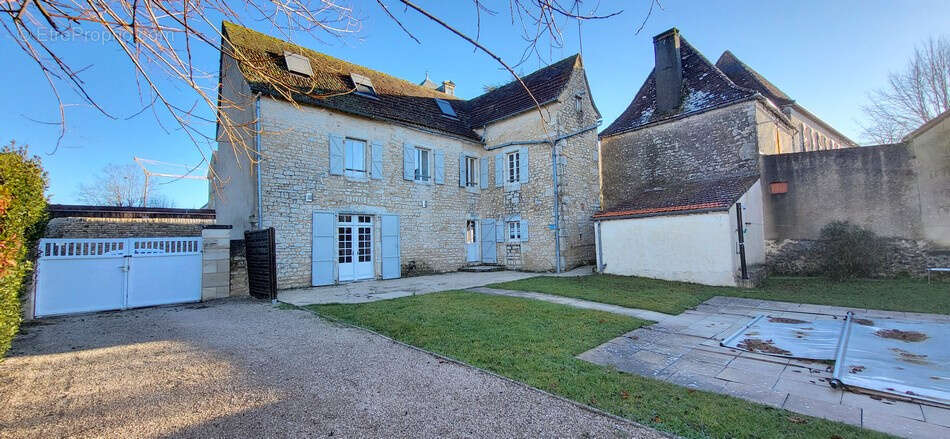 Maison à MONTFAUCON