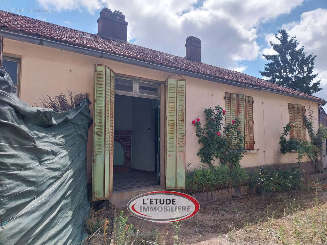 Maison 115 m² à Sainte-Pazanne  - photo 2
