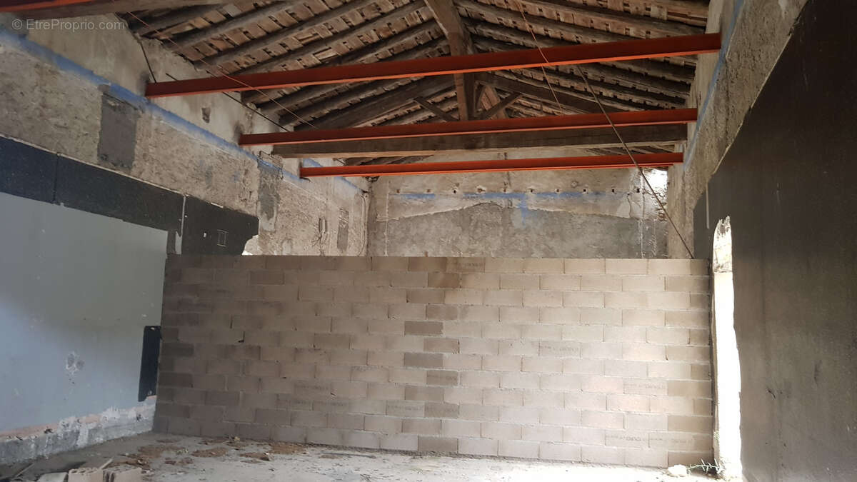 Appartement à SAINT-CHAPTES