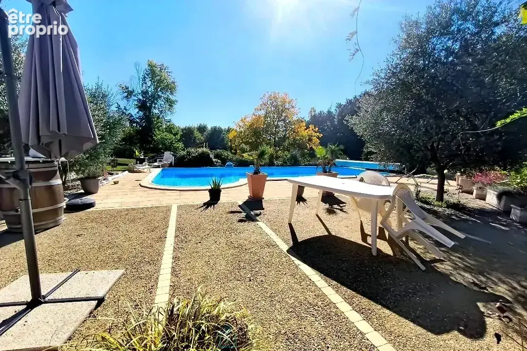 Longere avec piscine sur 1.5 ha clos - photo 5