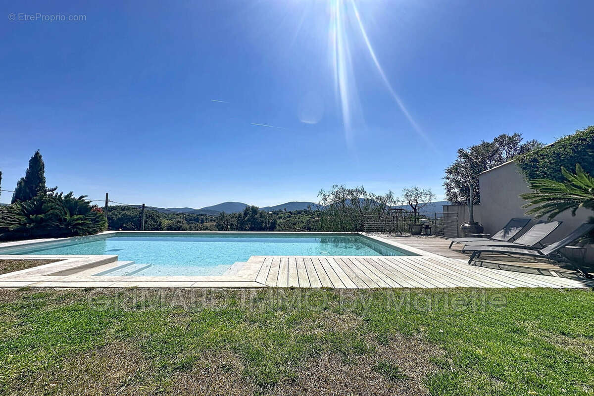 Maison à PLAN-DE-LA-TOUR