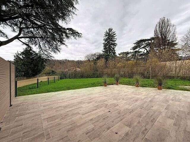 Appartement à FONTAINES-SUR-SAONE