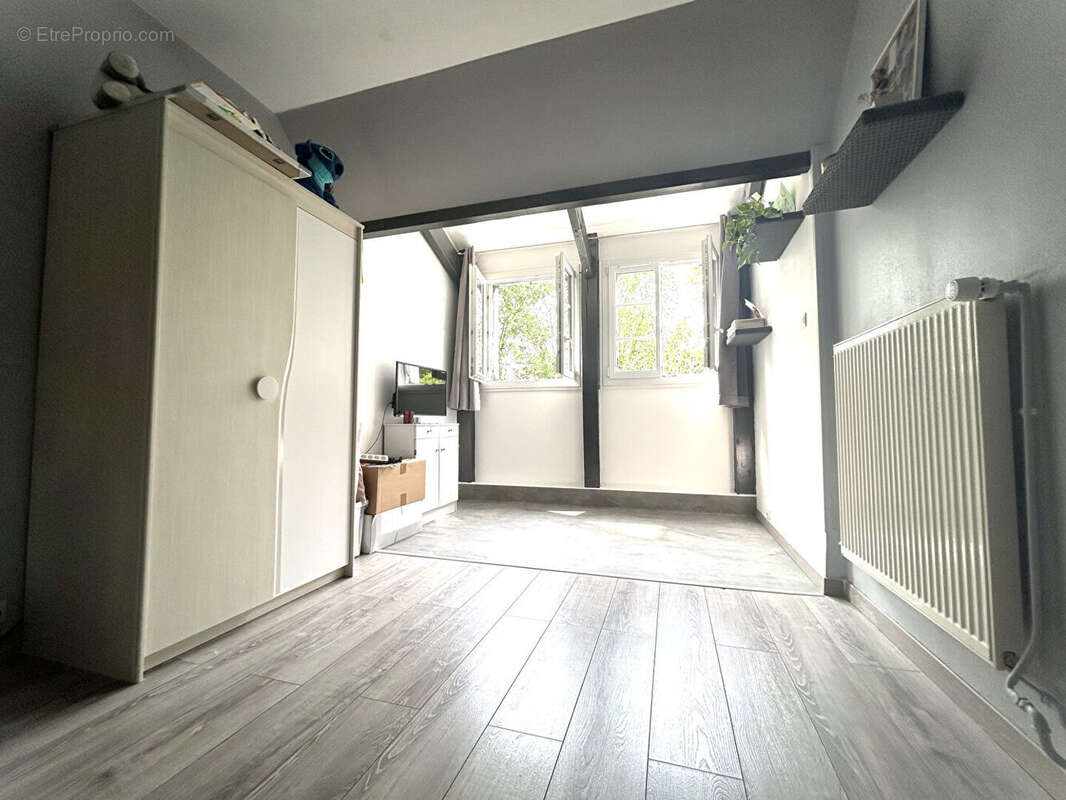 Maison à VERT-SAINT-DENIS