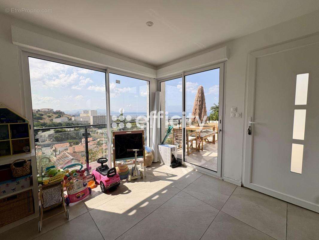 Maison 128 m² à Marseille-15e  - photo 3