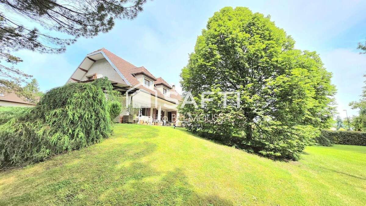 Maison 173 m² à Brens  - photo 2