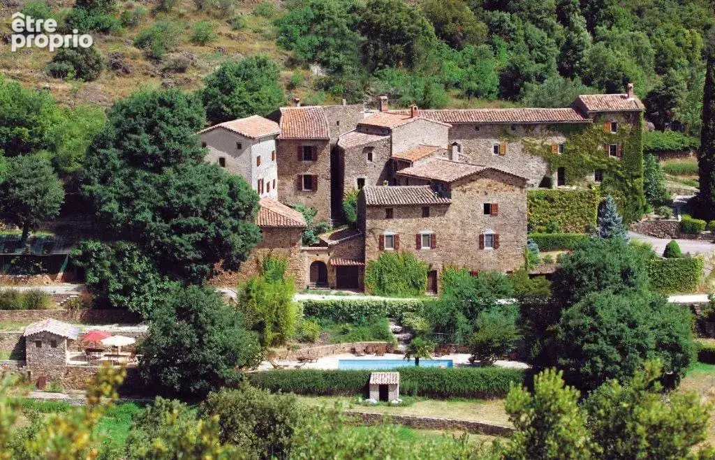 MAS DE 847 m2 sur 20 hectares. - photo 2