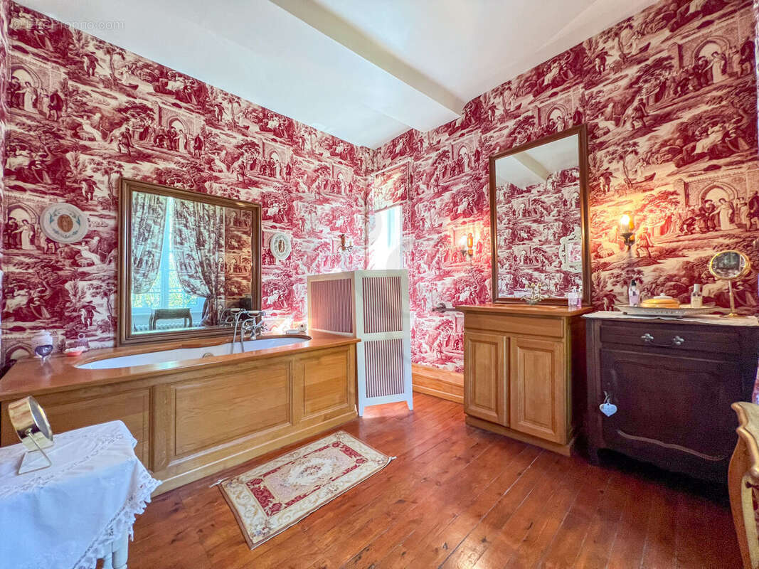 Maison à SAINT-PIERRE-DU-REGARD