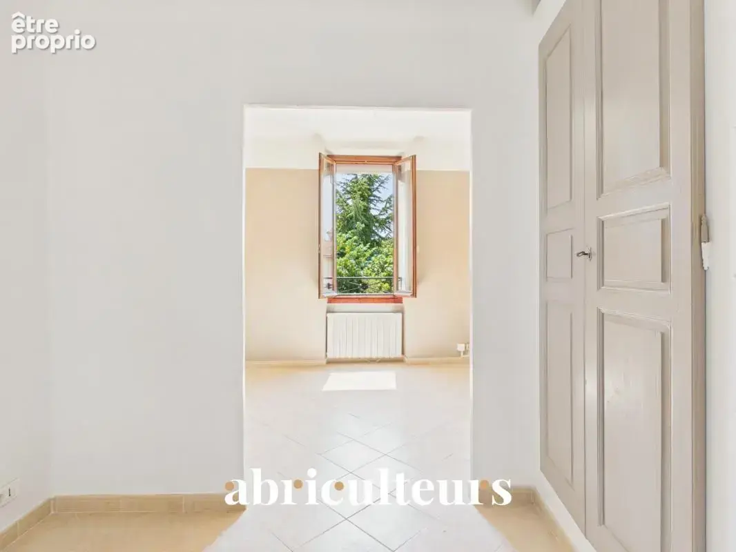 Maison de village avec jardin, garage, cave et grenier aménageable à Saint-Cannat - photo 10