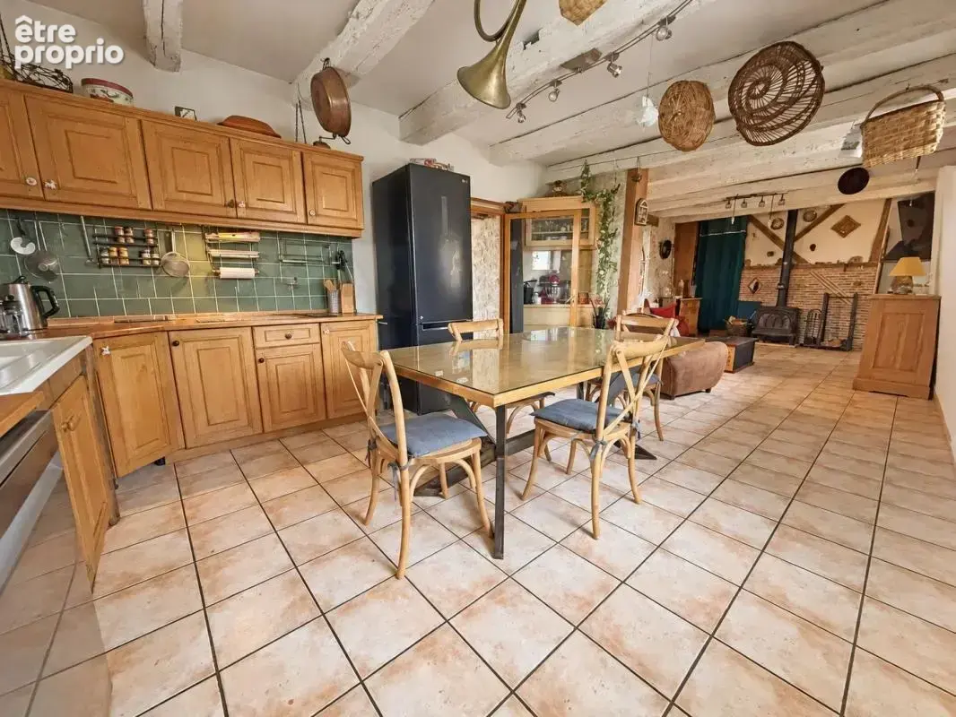 Maison avec véranda, annexe et jardin paysager de 3 130 m² - photo 4