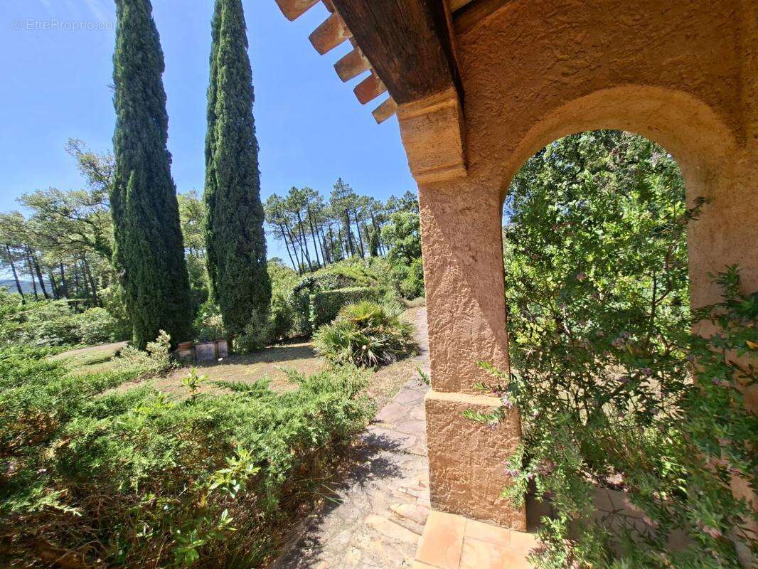 Magnifique propriete de charme - 160 m2 - 5 pieces- le muy - photo 2