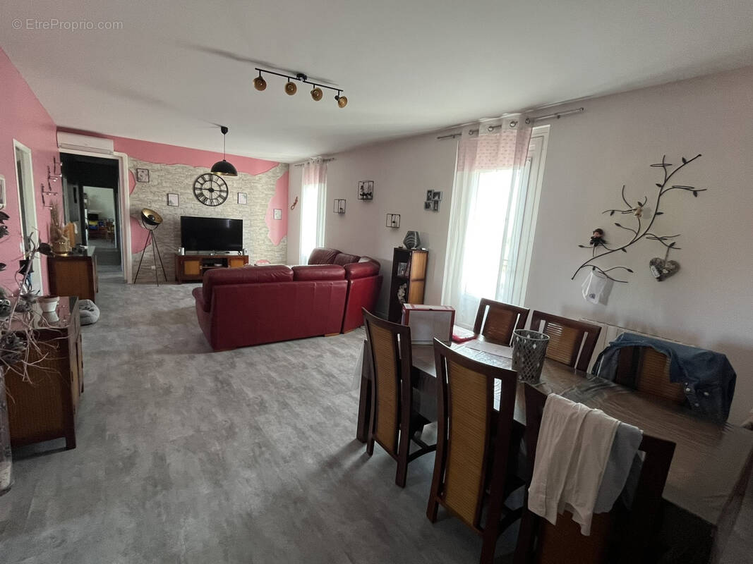 Maison à NISSAN-LEZ-ENSERUNE