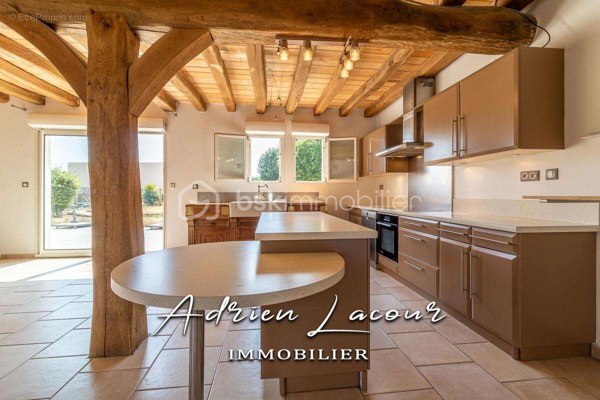Belle maison familiale de style solognote - photo 7