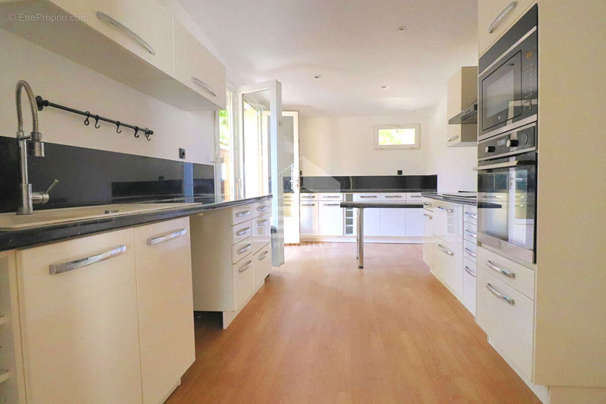 Maison à MARSEILLE-10E