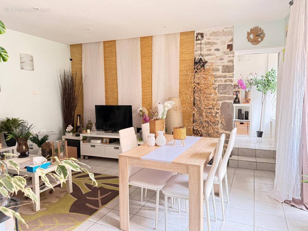 Photo 1 - Maison à MONTBOZON