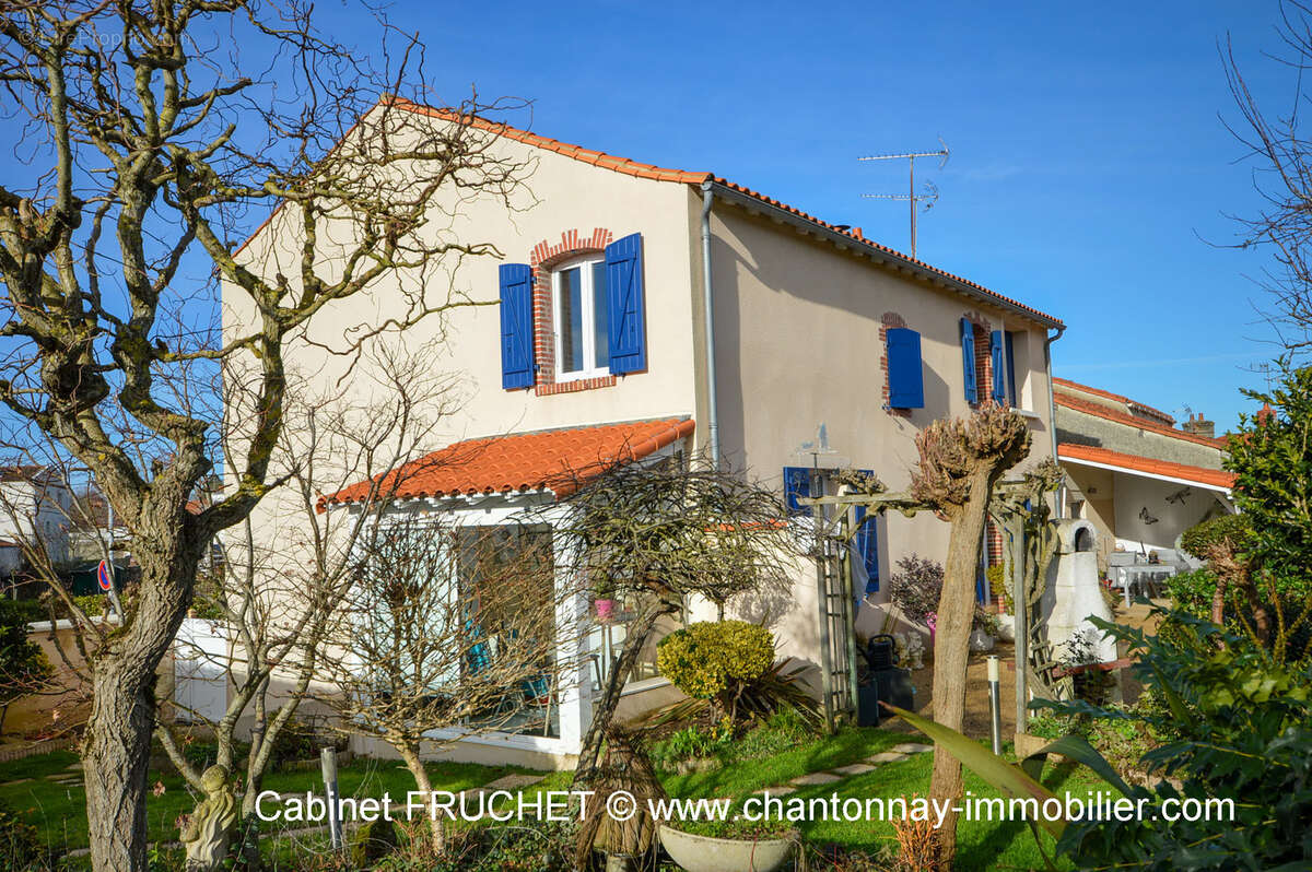 CHANTONNAY - Jolie maison en centre ville - photo 15