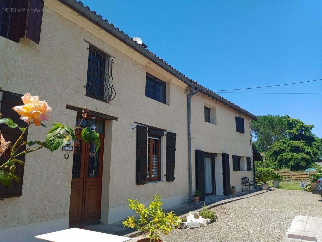 Maison à VIC-EN-BIGORRE