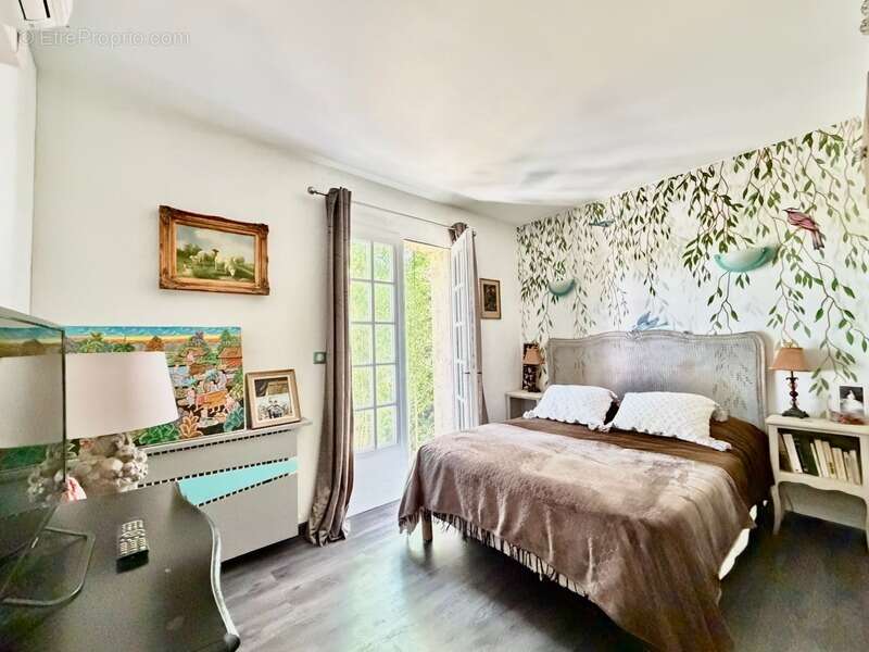 PEYMEINADE – Villa 189 m² avec appartement indépendant, piscine et jardin** - photo 9