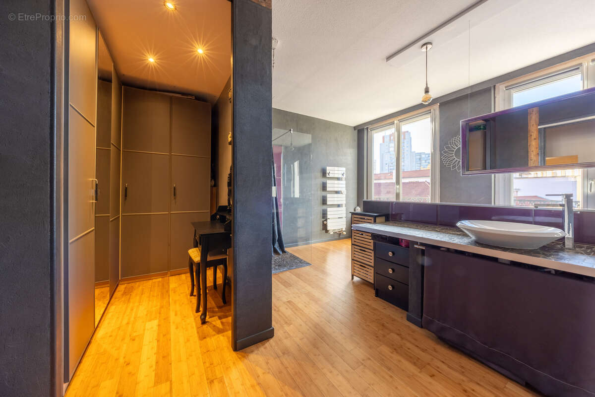 Appartement à SAINT-ETIENNE