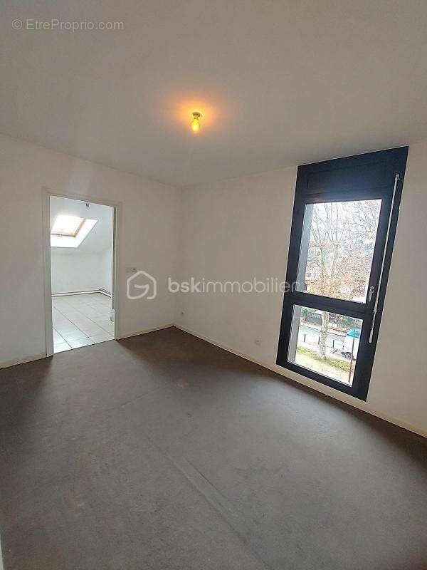 A vendre F2 de 47,4 m² – Dernier étage – Balcon – Parking couvert – Éco-quartier de Ris-Orangis - photo 6