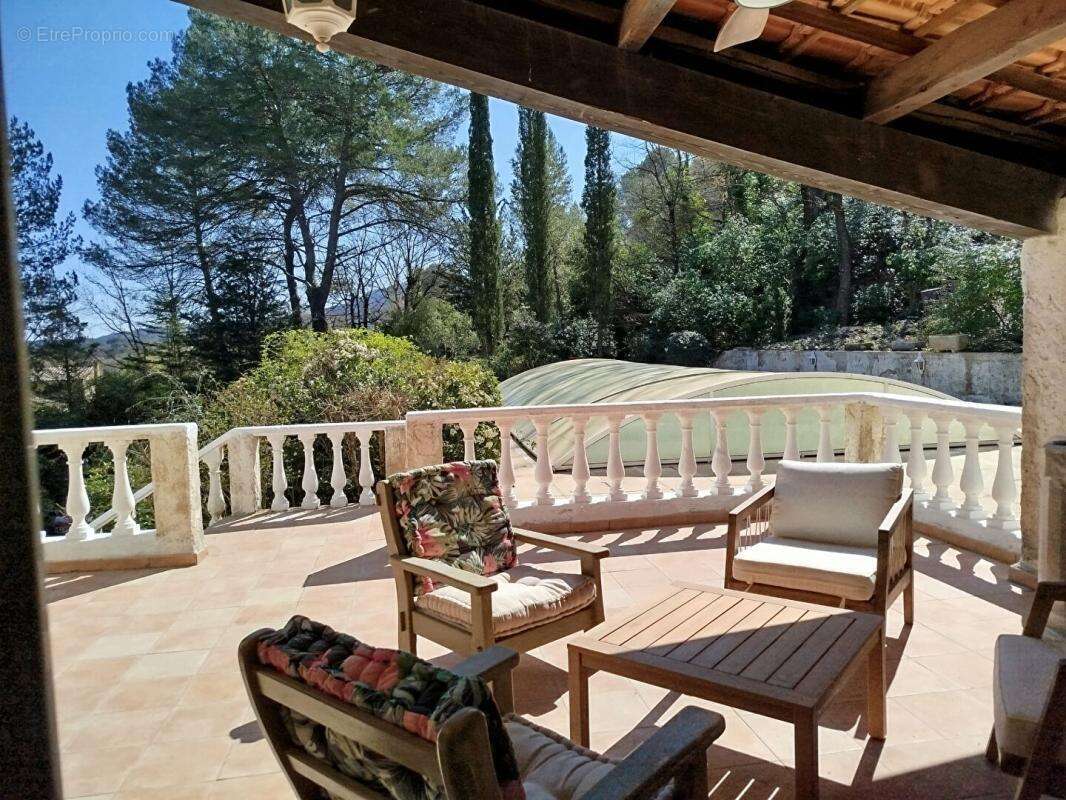 Maison Ponteves 188 m2 avec grande piscine et  grand sous sol de 145 m2 - photo 14