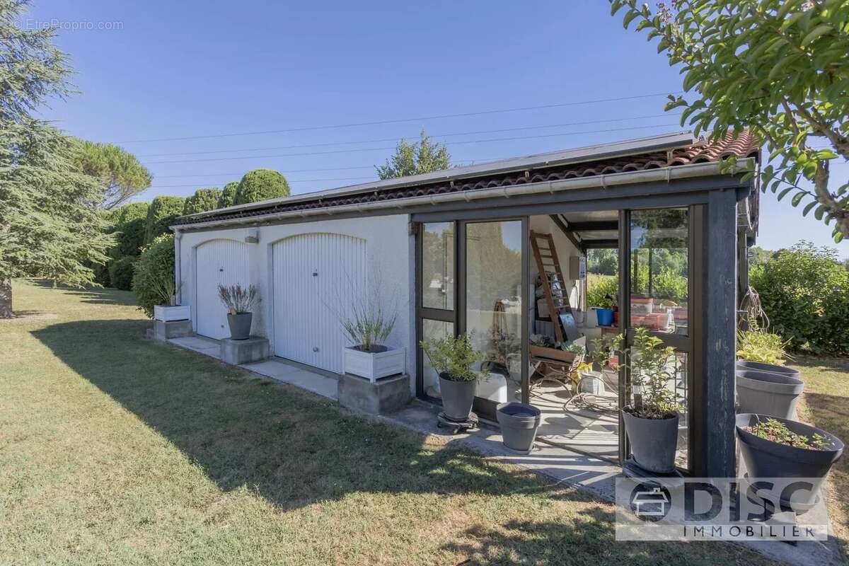 Belle propriété avec piscine à quelques minutes du centre de Caussade - photo 23