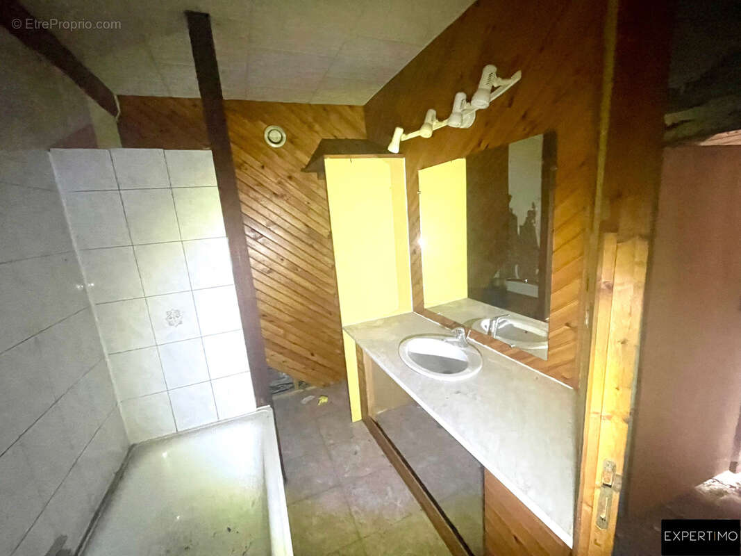 Maison à DIEUPENTALE