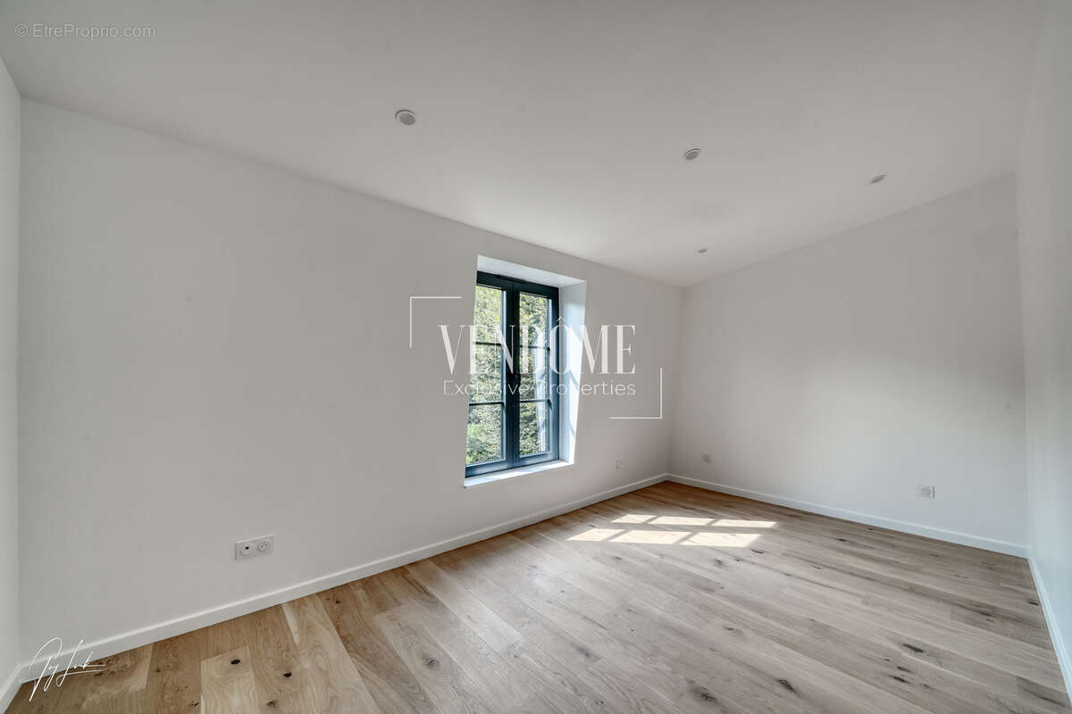 Appartement à SURESNES