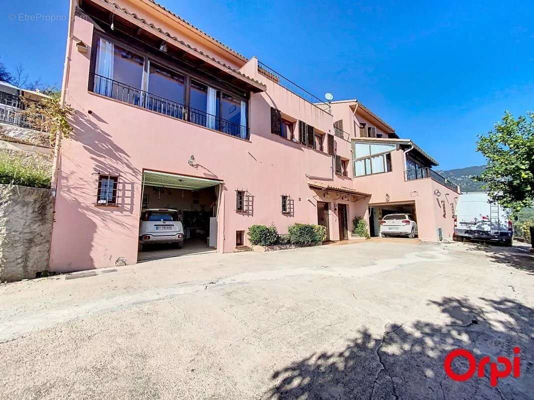 Bien d'exception, 1 Maison jumelée + 1 Maison individuelle - photo 12
