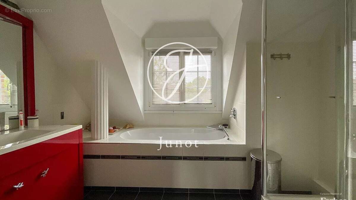 Maison à FACHES-THUMESNIL