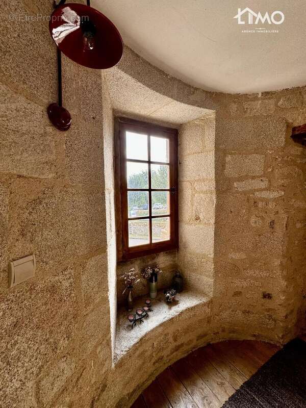 n°2 - Maison à EYMOUTIERS