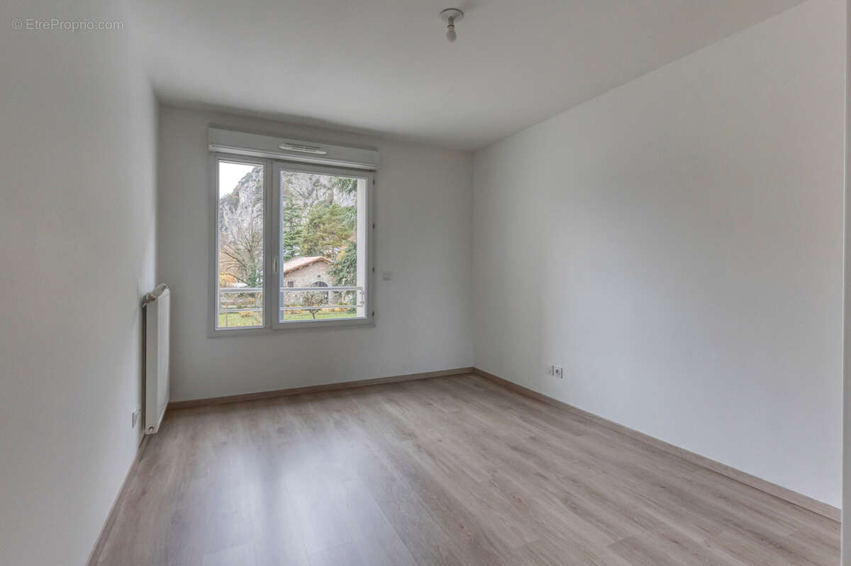 Appartement à SAINT-EGREVE