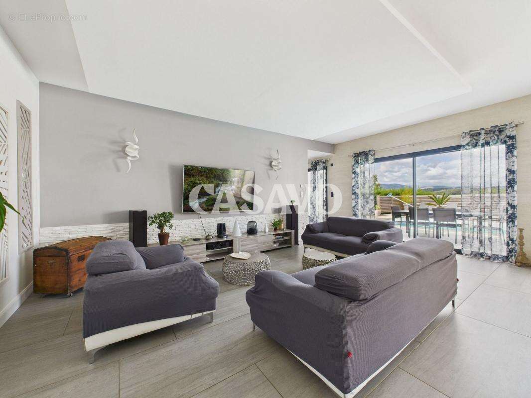 Maison à REVENTIN-VAUGRIS