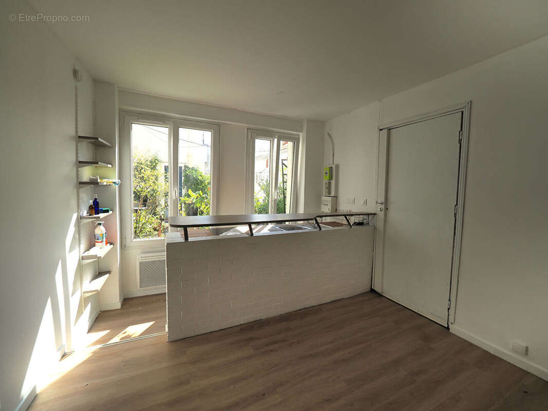 Appartement à PARIS-20E